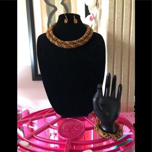 GOLDEN BROWN RUSSIAN BEADED NECKLACE.